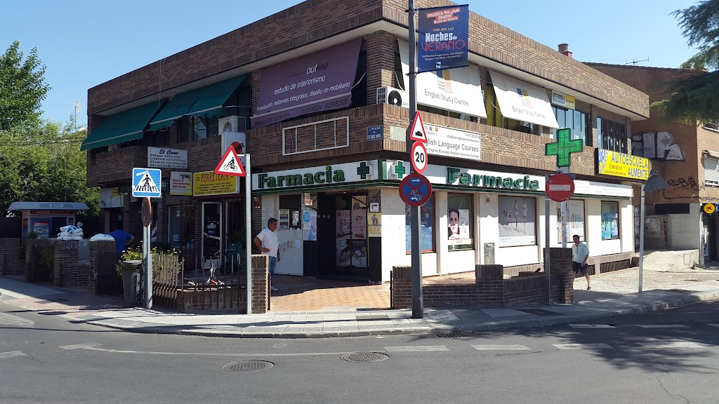Farmacia en Las Matas frente a estacion