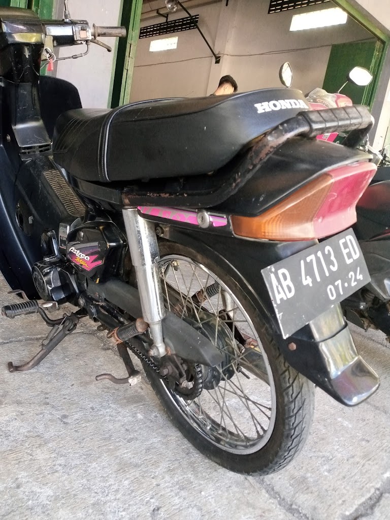Bengkel Motor