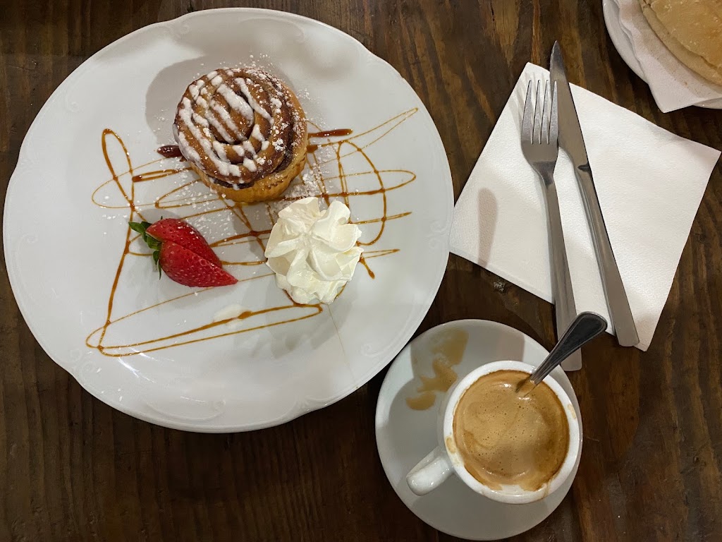 Un Cafe? — Comida y bebida