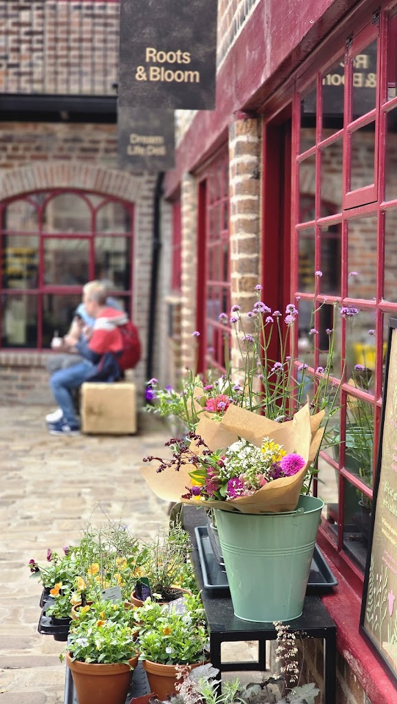 Roots & Bloom CIC - Florist Shop