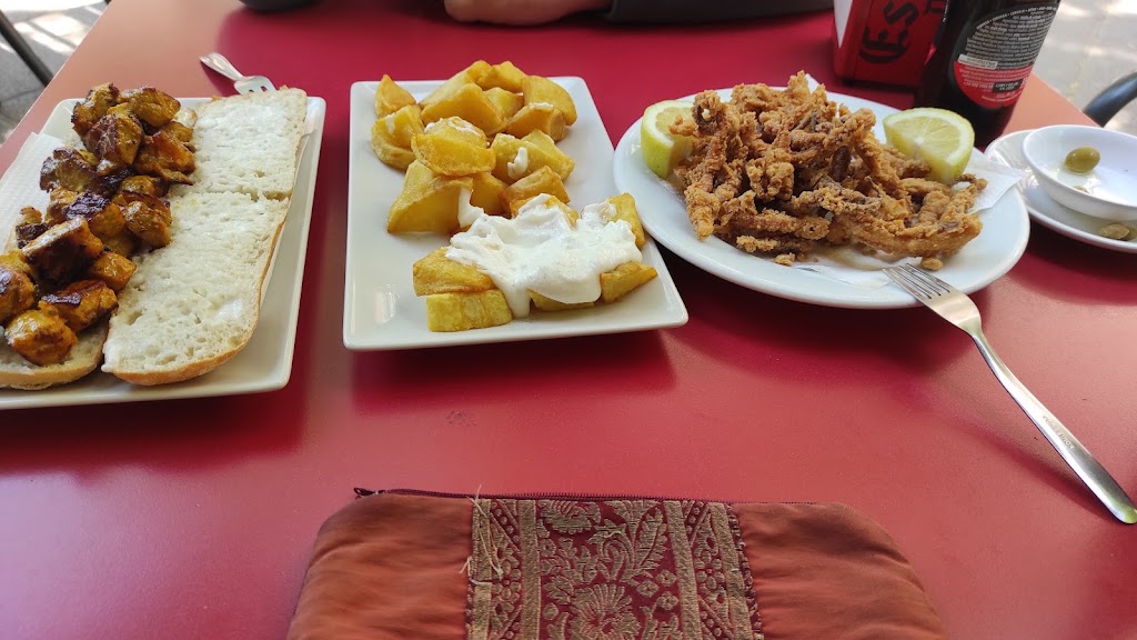 El Bar De La Rambla — Comida y bebida