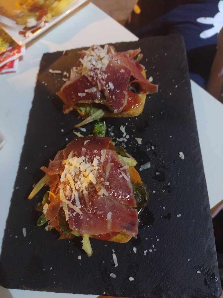 Bar Benjamin — Comida y bebida