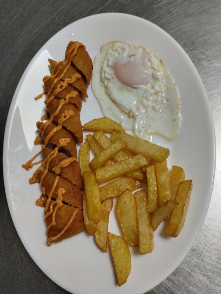 Pena Betica Cultural San Juan — Comida y bebida