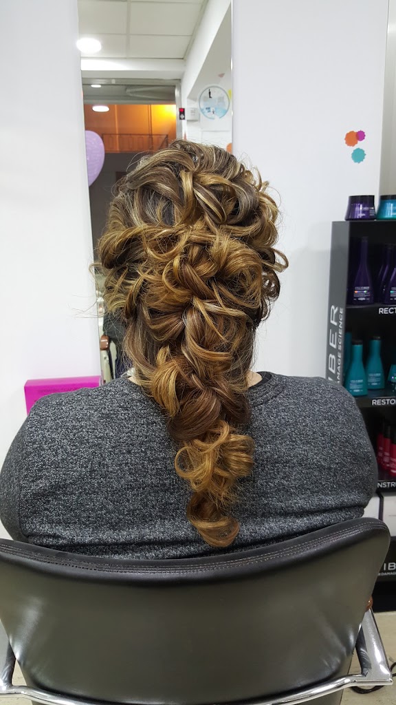 Mmar Peluqueria — Peinado