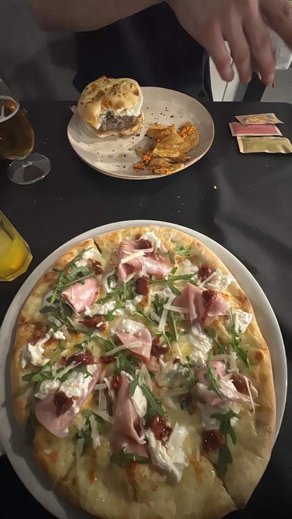 Restaurante pizzeria caribbeans — Mas recientes