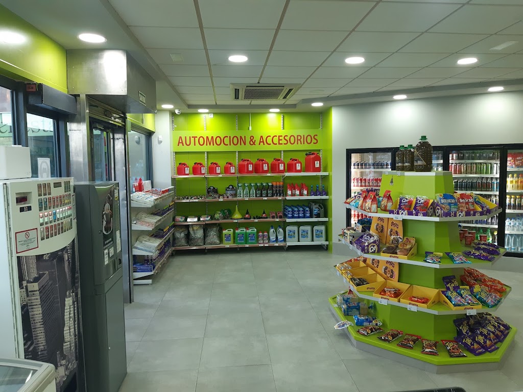 Gasolinera GHNPLUS — Interior