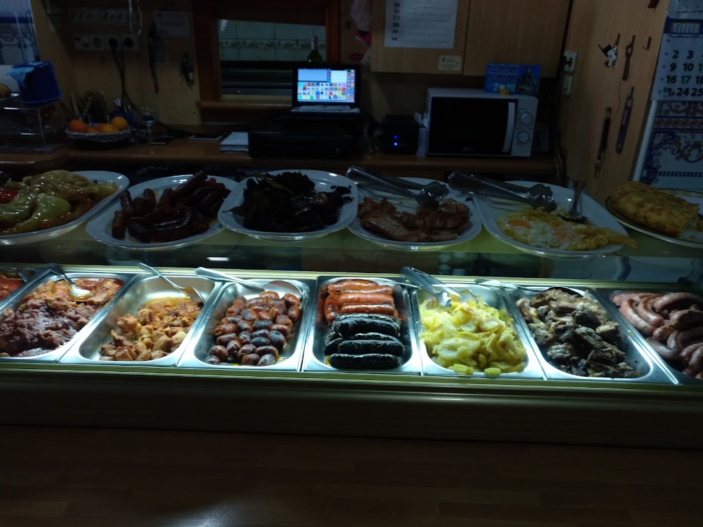 Bar la Entrada — Comida y bebida