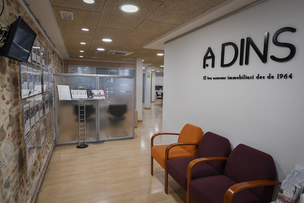 A DINS 1964 Serveis Immobiliaris SL