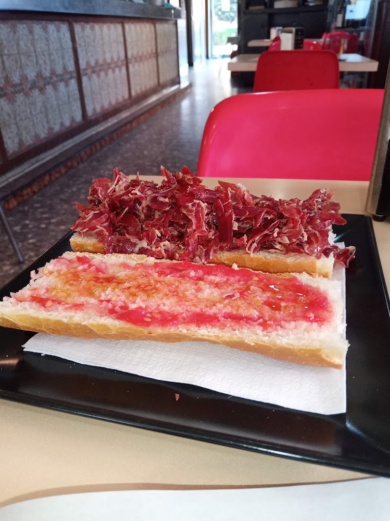 Bar Montseny — Comida y bebida