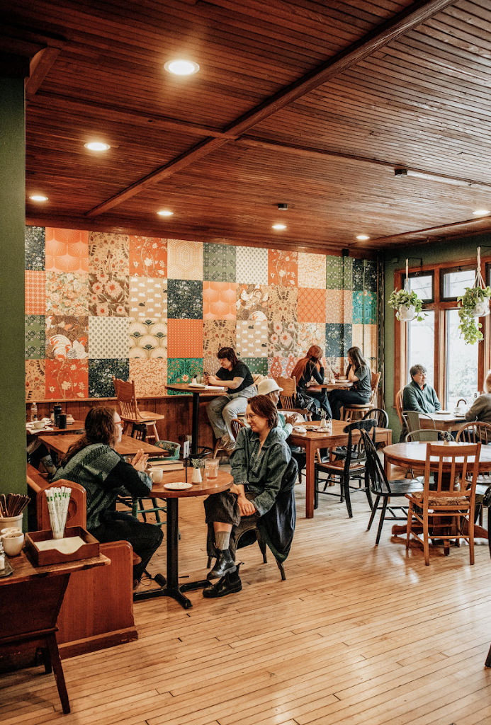  Seven Swans Crêperie | MKE Riverwest