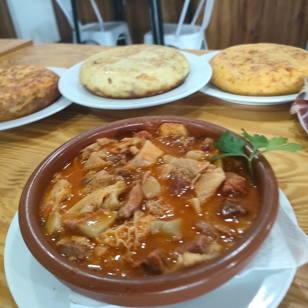 Bar El paradis de Sant Adria — Comida y bebida