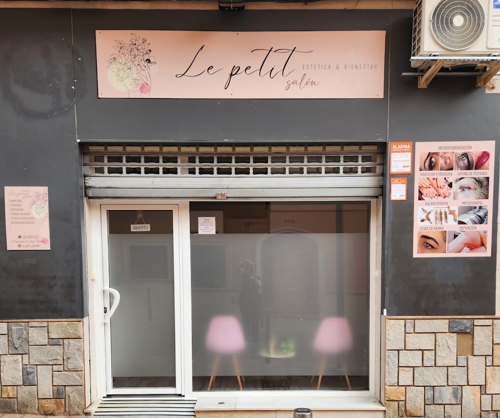 Estetica y peluqueria le petit salon — Exterior