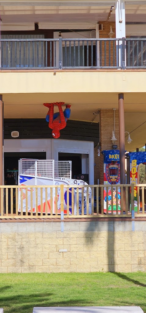 Funny Farm Islantila