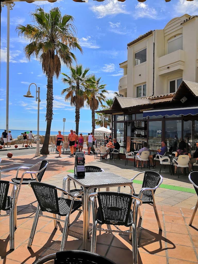 Cervecerias La Surena y 100 Montaditos — Ambiente