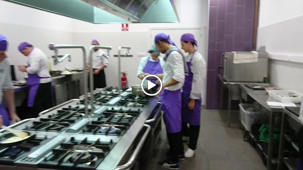 ESCUELA OFICIAL COCINA Y TURISMO ECOTUR — Del propietario