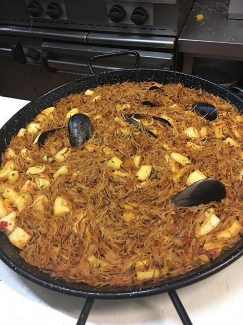 El Garrofer Restaurant — Paella