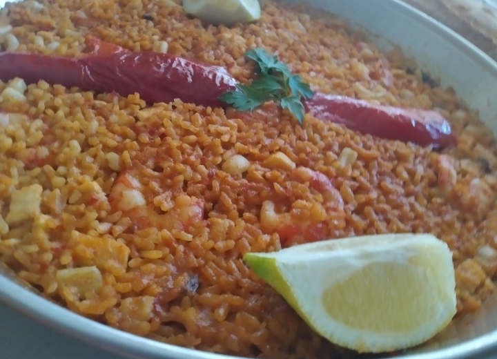 La Cocina Mediterranea — Comida y bebida