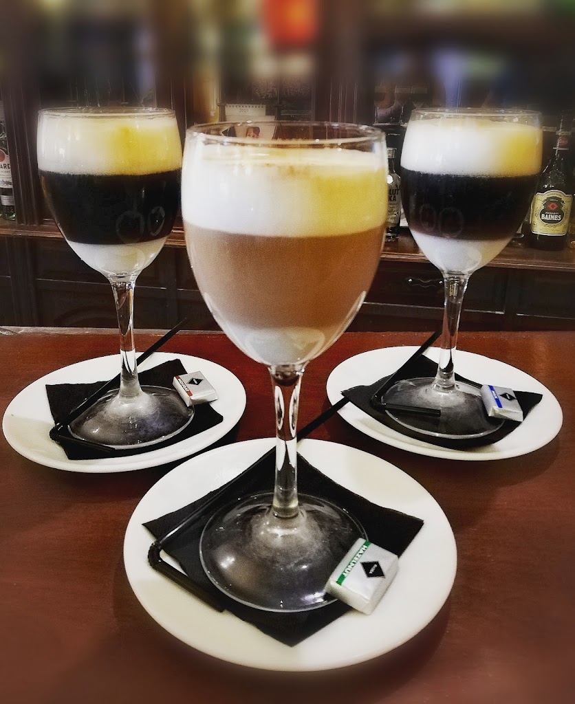 Cafe Irlandes — Comida y bebida