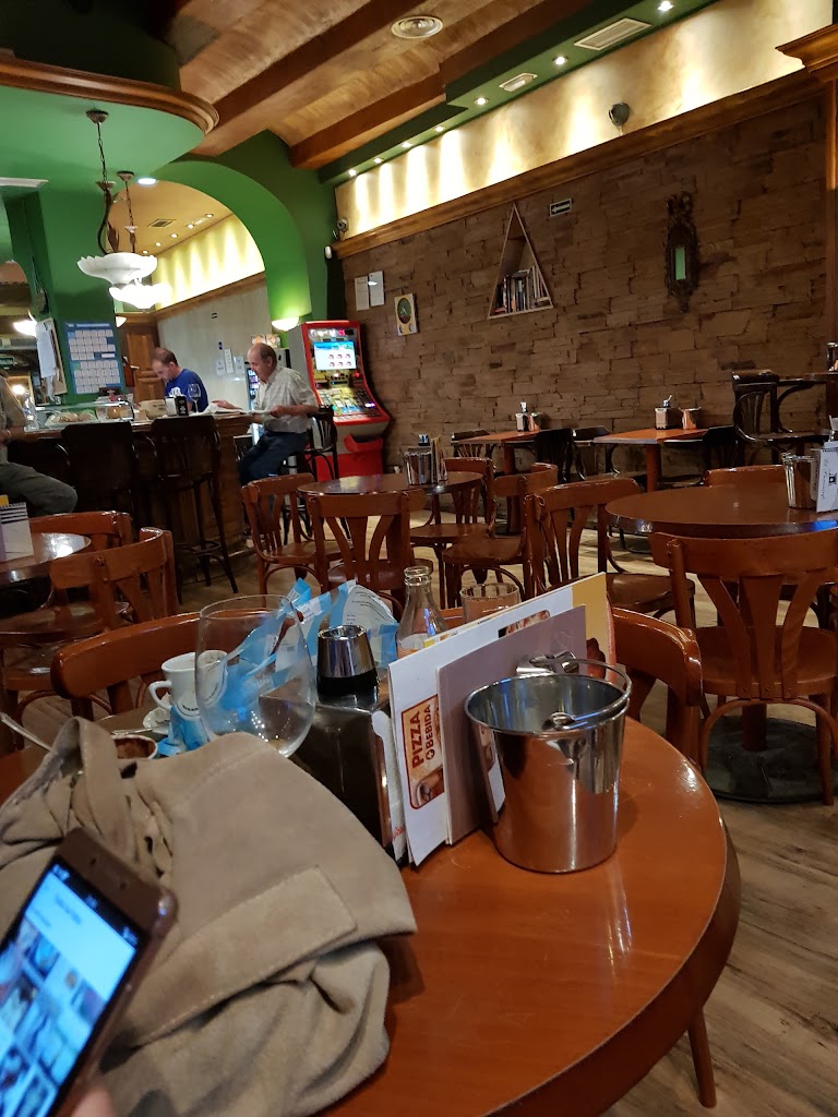 Paraninfo Cafeteria Heladeria Panaderia