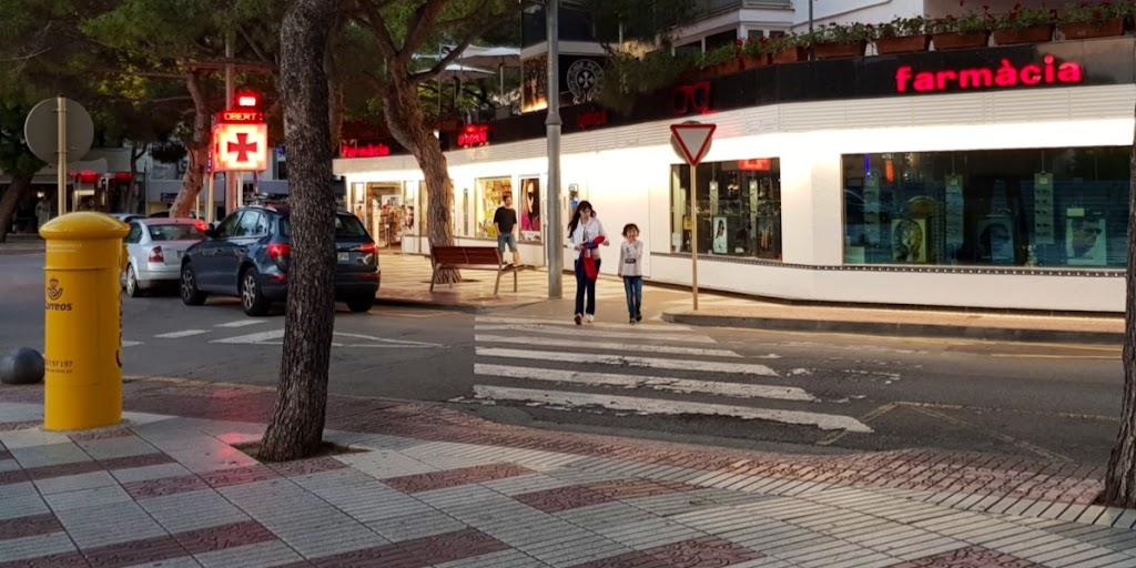 Farmacia - Optica Sala Calsina, Montserrat