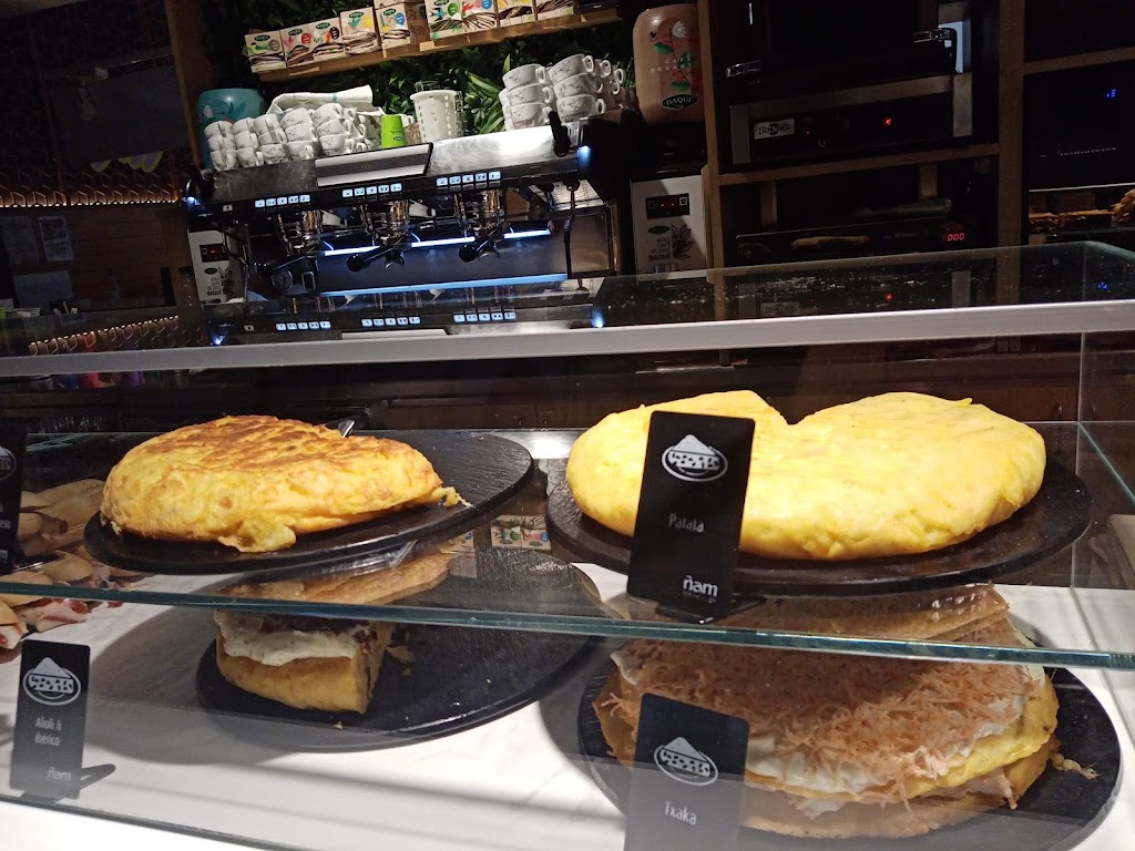 Cafeteria Mendebaldea — Comida y bebida