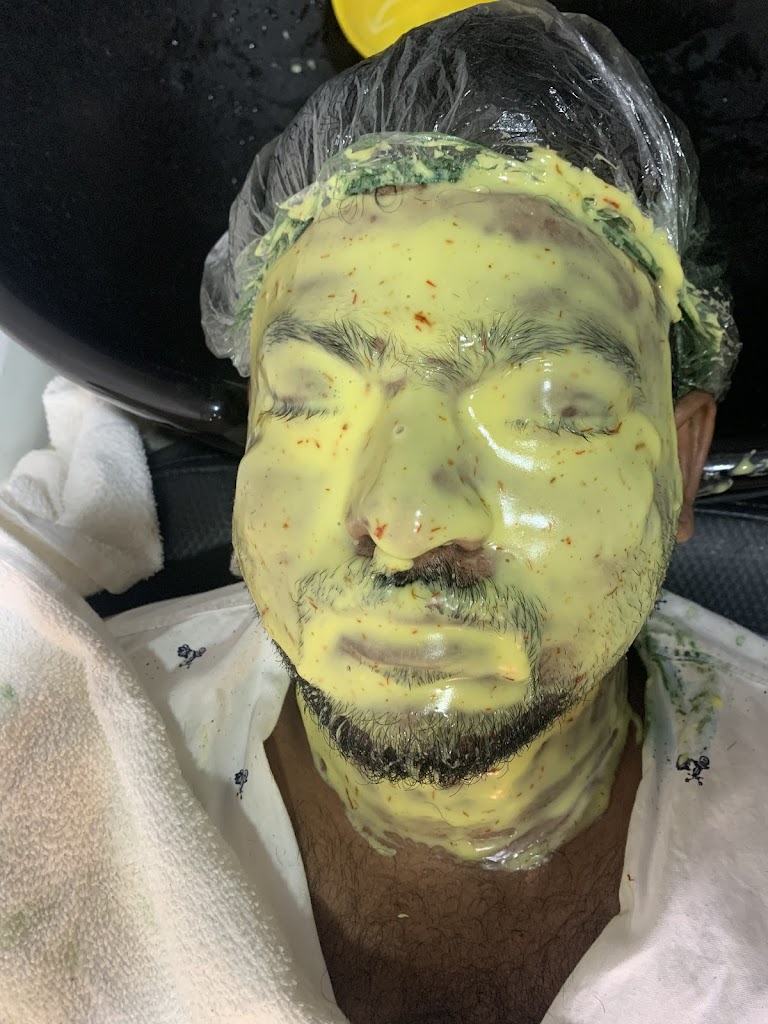 Raja Black White Salon And Spa Nagapattinam