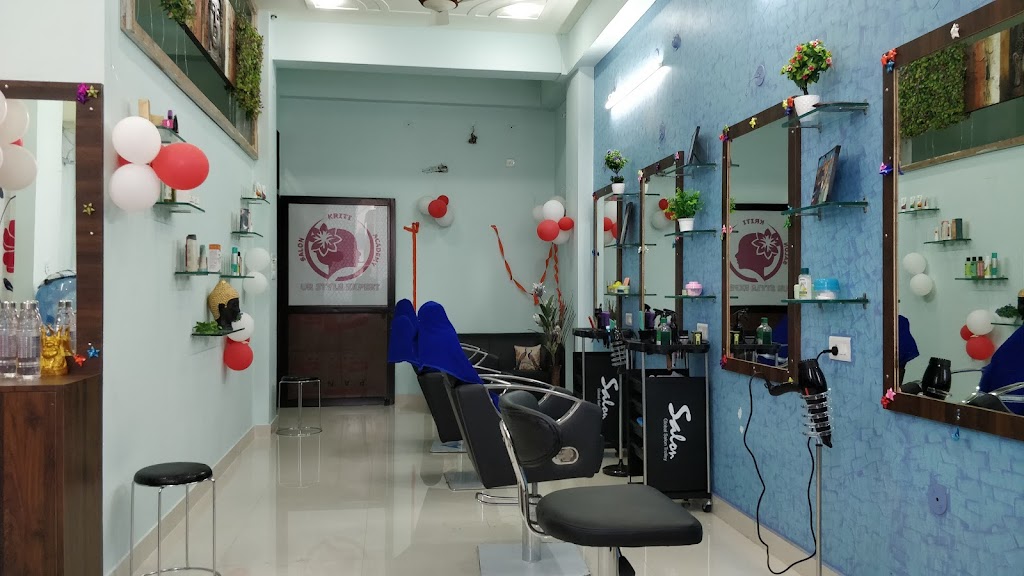 Kriti Salon Academy