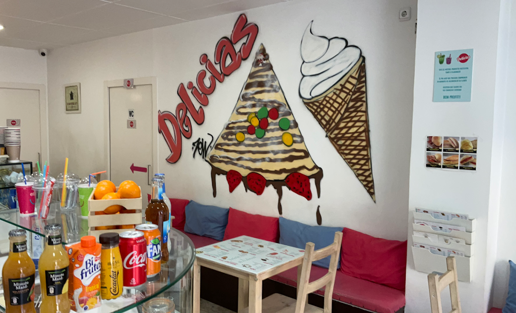Delicies Creperia Cornella — Ambiente
