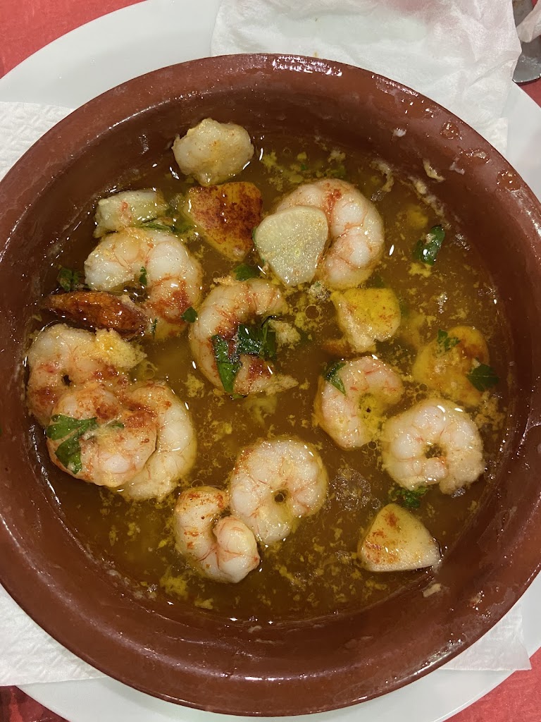 Cerveceria Bar Llopis ELDA — Comida y bebida