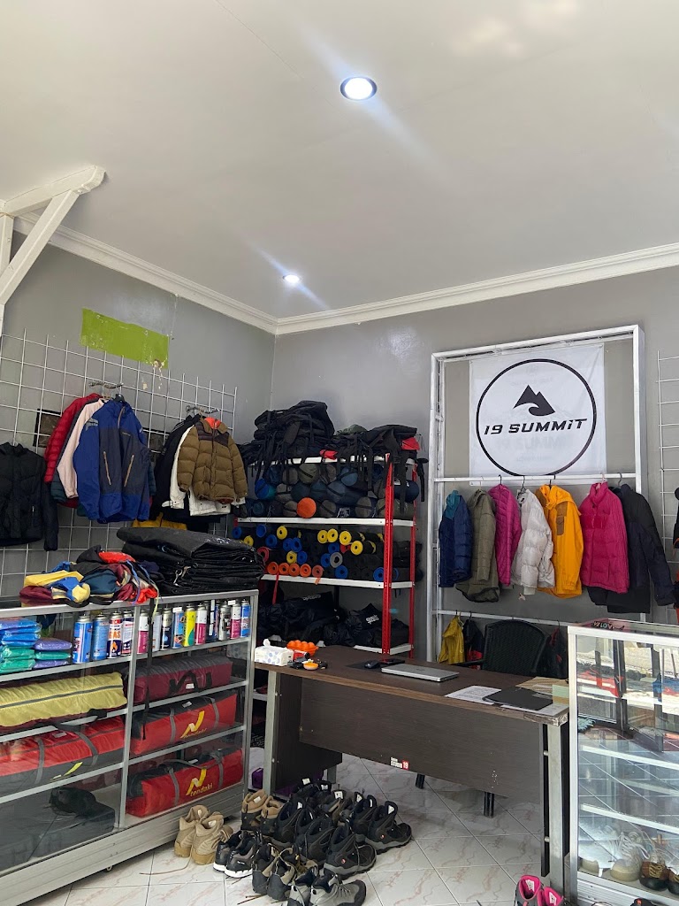 19 Summit Adventure(SEWA ALAT CAMPING)
