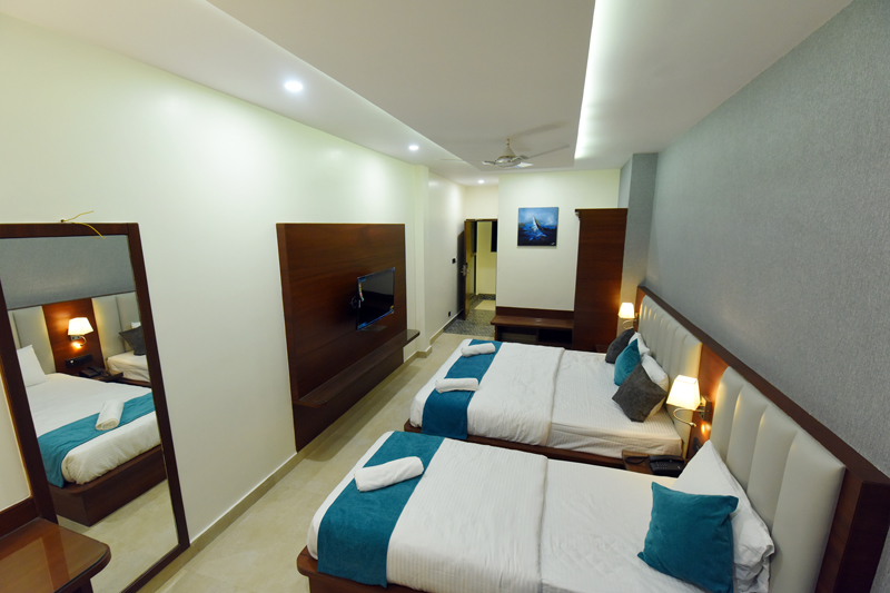Hotel Mayura Deluxe Vegetarian Restaurant Hotel