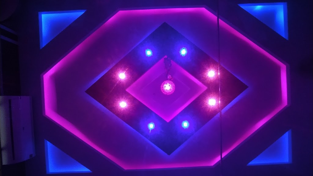 Nain Parlour Ladies Corner