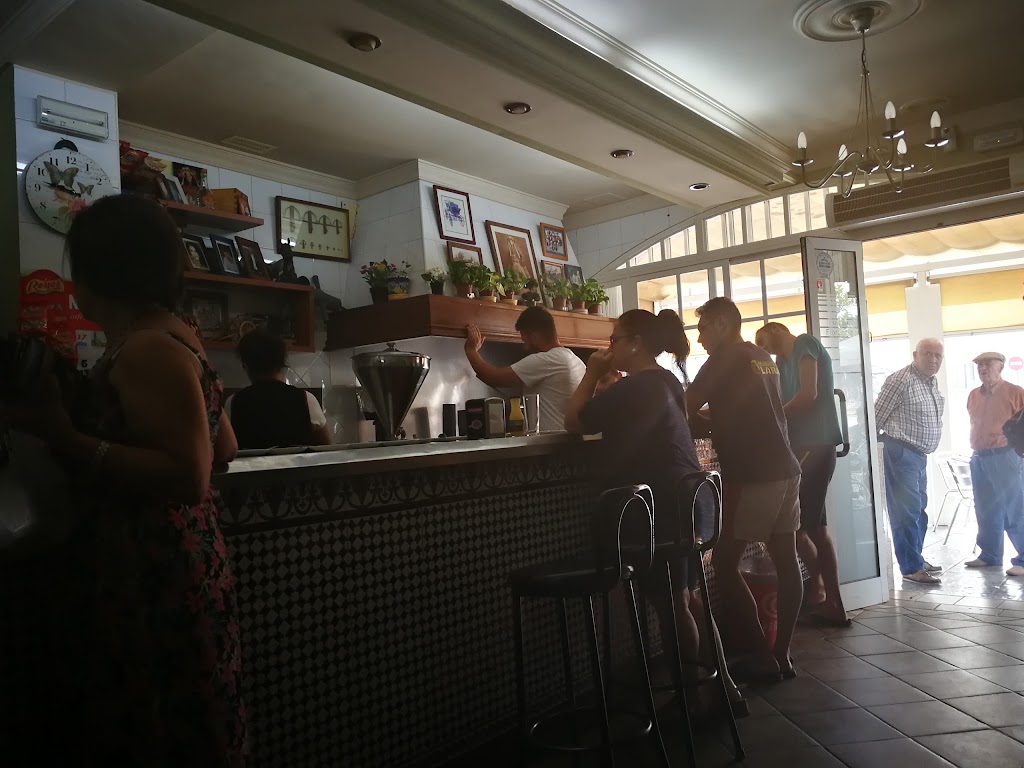 Cafeteria churreria Florencia — Ambiente