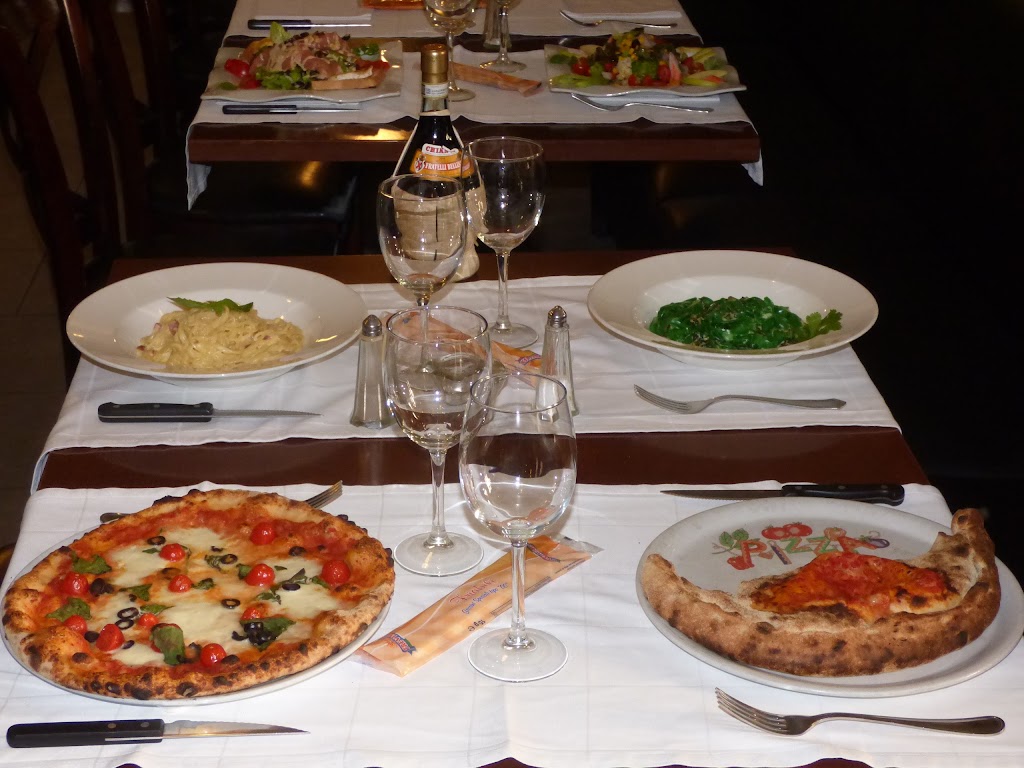 La Mezza Luna — Pizza