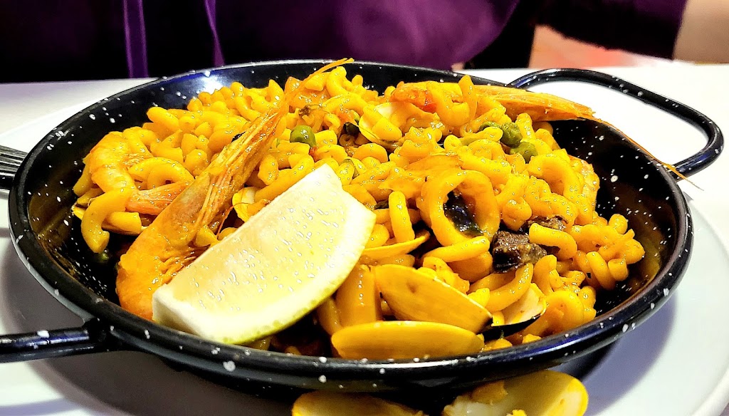 BAR RESTAURANTE CHICHARRO — Paella