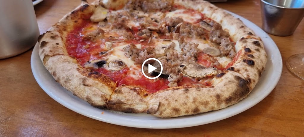 Can Pizza Badalona — Videos