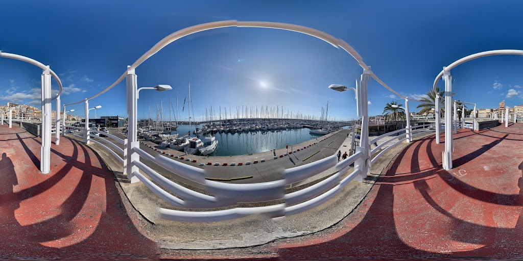Parking Rodalies — Street View y 360deg