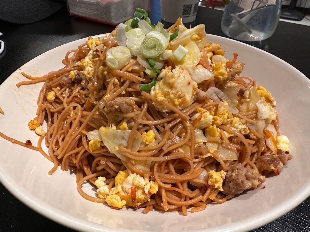 一禾禾123｜一秝純牛肉燥飯｜辣炒雞絲麵｜鹹粥｜宵夜美食｜小菜湯品飲料｜平價宵夜美食｜外帶內用 的照片
