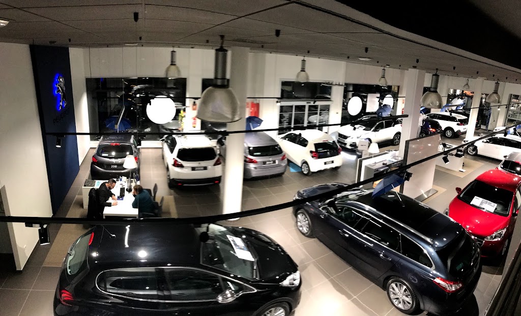 Peugeot - Dimolk Automocion - Carballo — Interior