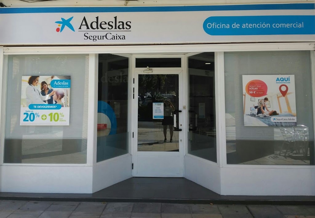 Oficina Atencion Comercial SegurCaixa Adeslas — Exterior