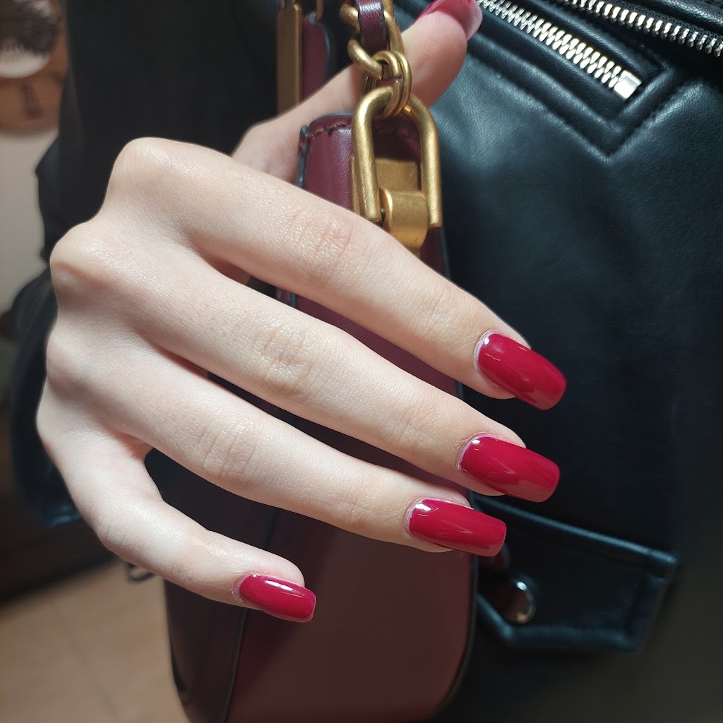 Yolanda Mir — Manicura