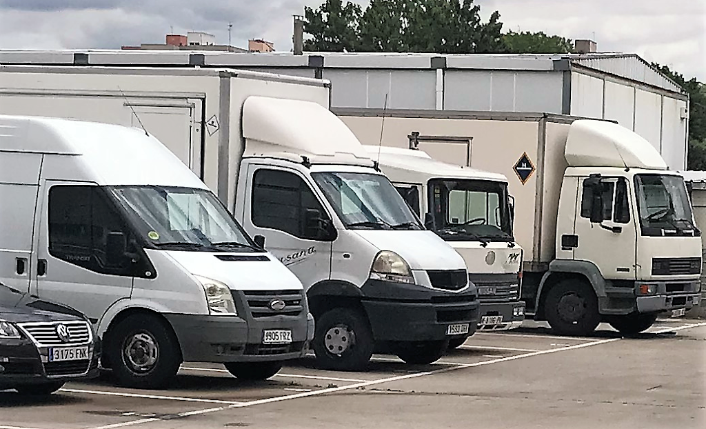Aparcamiento furgonetas y camiones La Laguna — Del propietario
