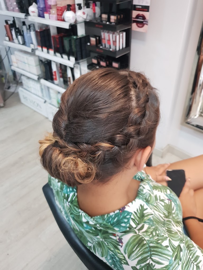 Peluqueria Estilo y Glamour — Peinado
