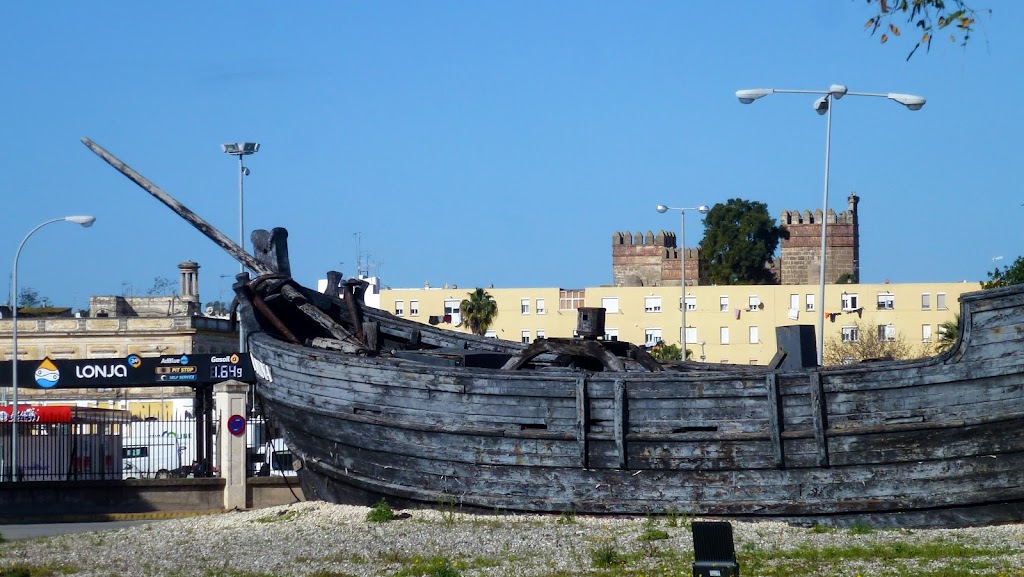 Monumento a la carabela La Nina