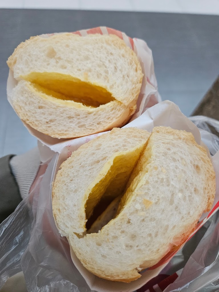 福利麵包食品有限公司微風店 的照片