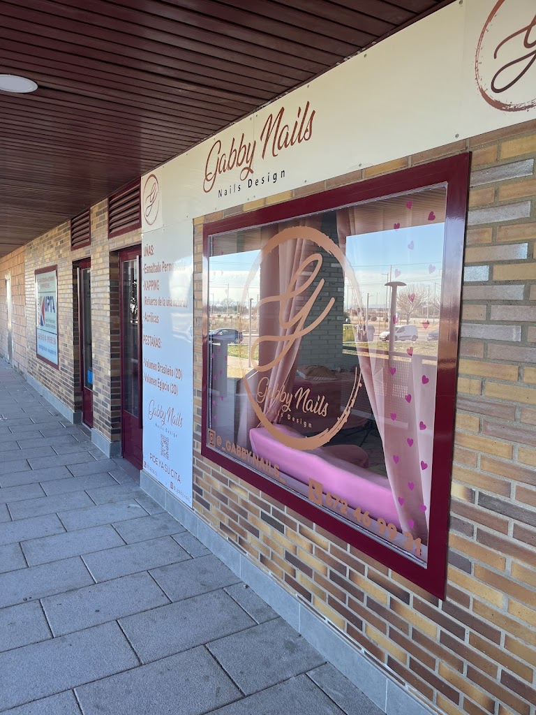 Gabby Nails — Exterior