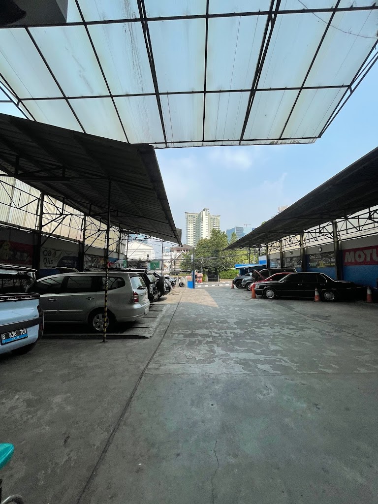 Bengkel Mobil Tri Jaya