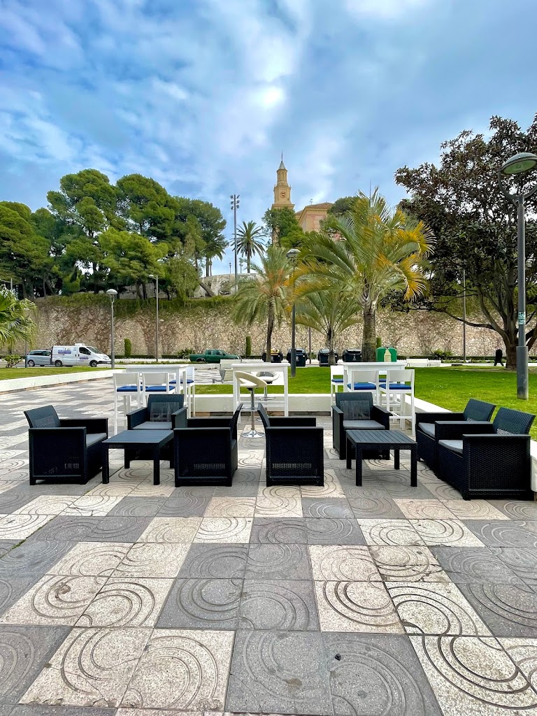 AWACATE TROPICAL PUB