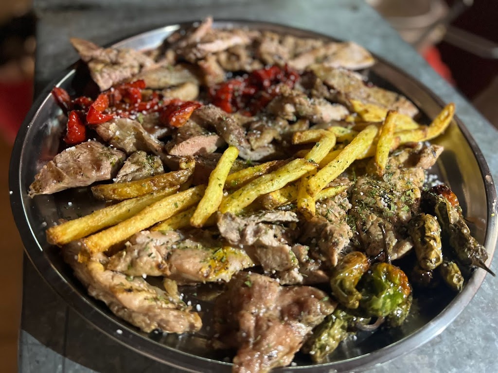Bodeguita La Reme — Comida y bebida
