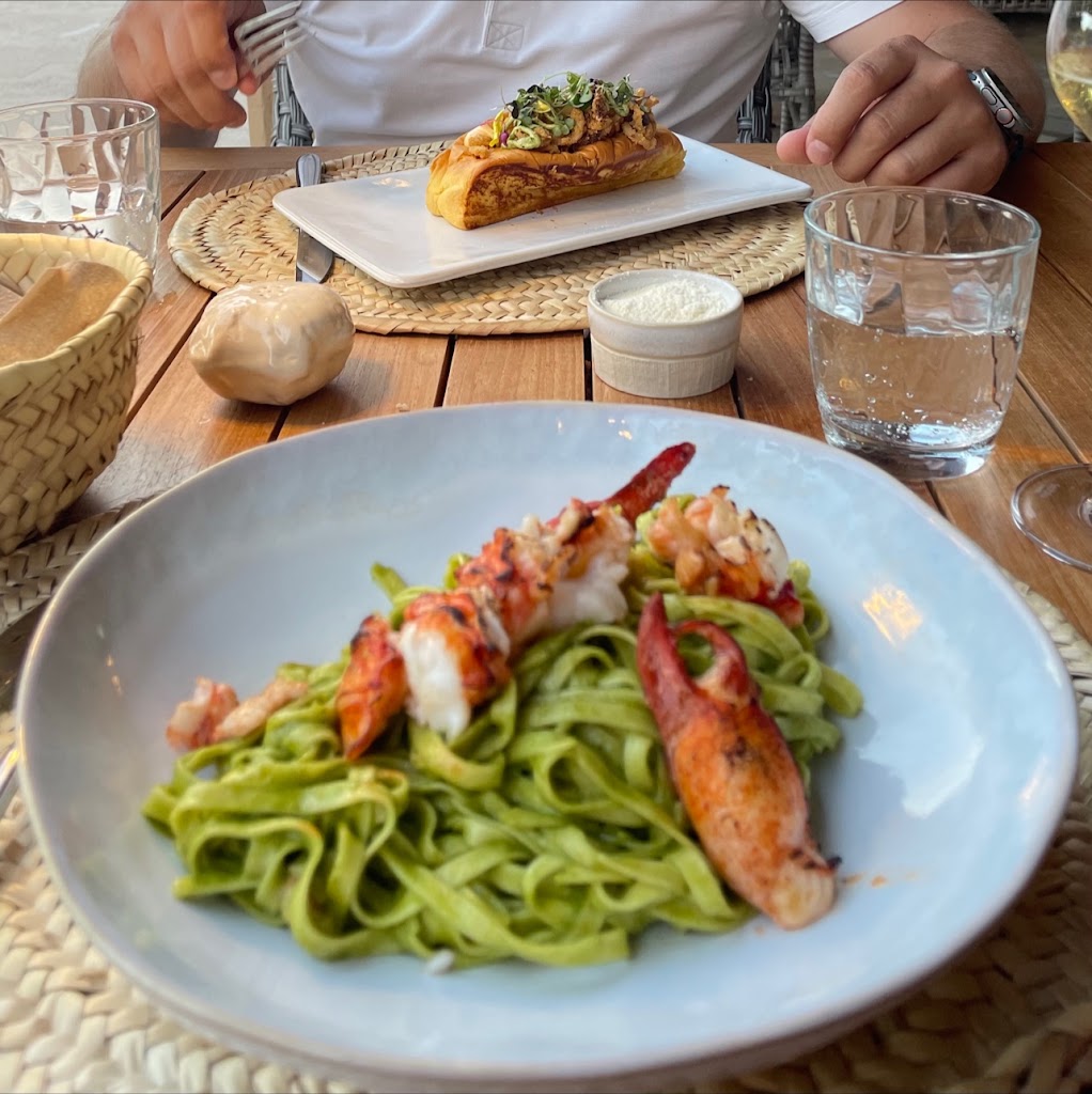 Es Camp Restaurant — Comida y bebida
